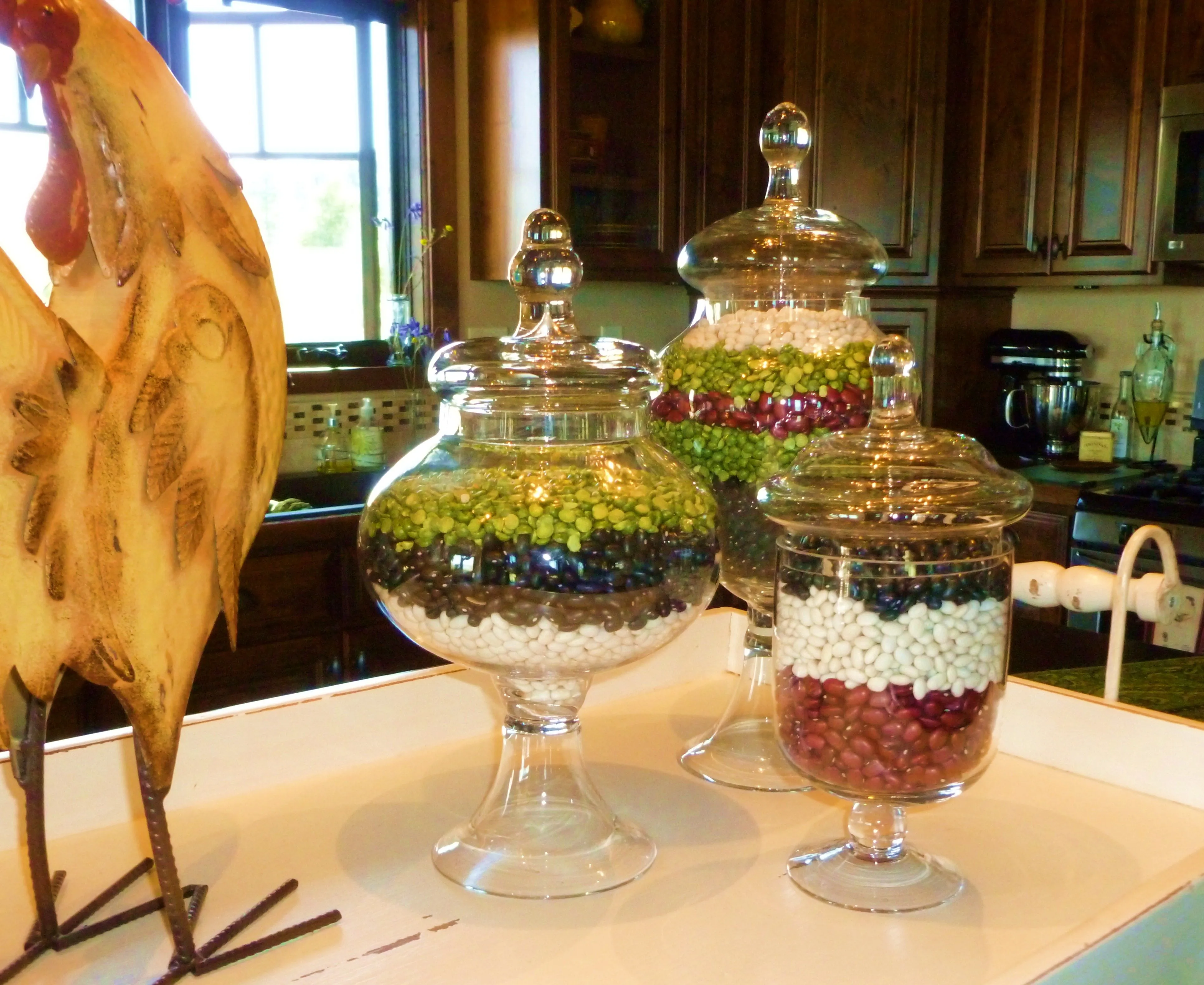 /img/14372-apothecary-jars-kitchen-decor-8.webp