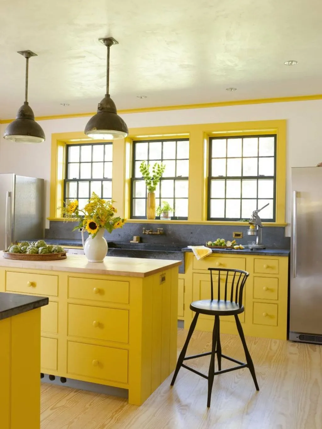 /img/14418-yellow-vintage-kitchen-design.webp