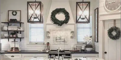 /img/14425-farmhouse-kitchen-lighting.webp