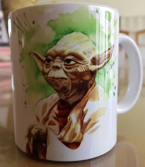 /img/14484-yoda-mug-summer.webp