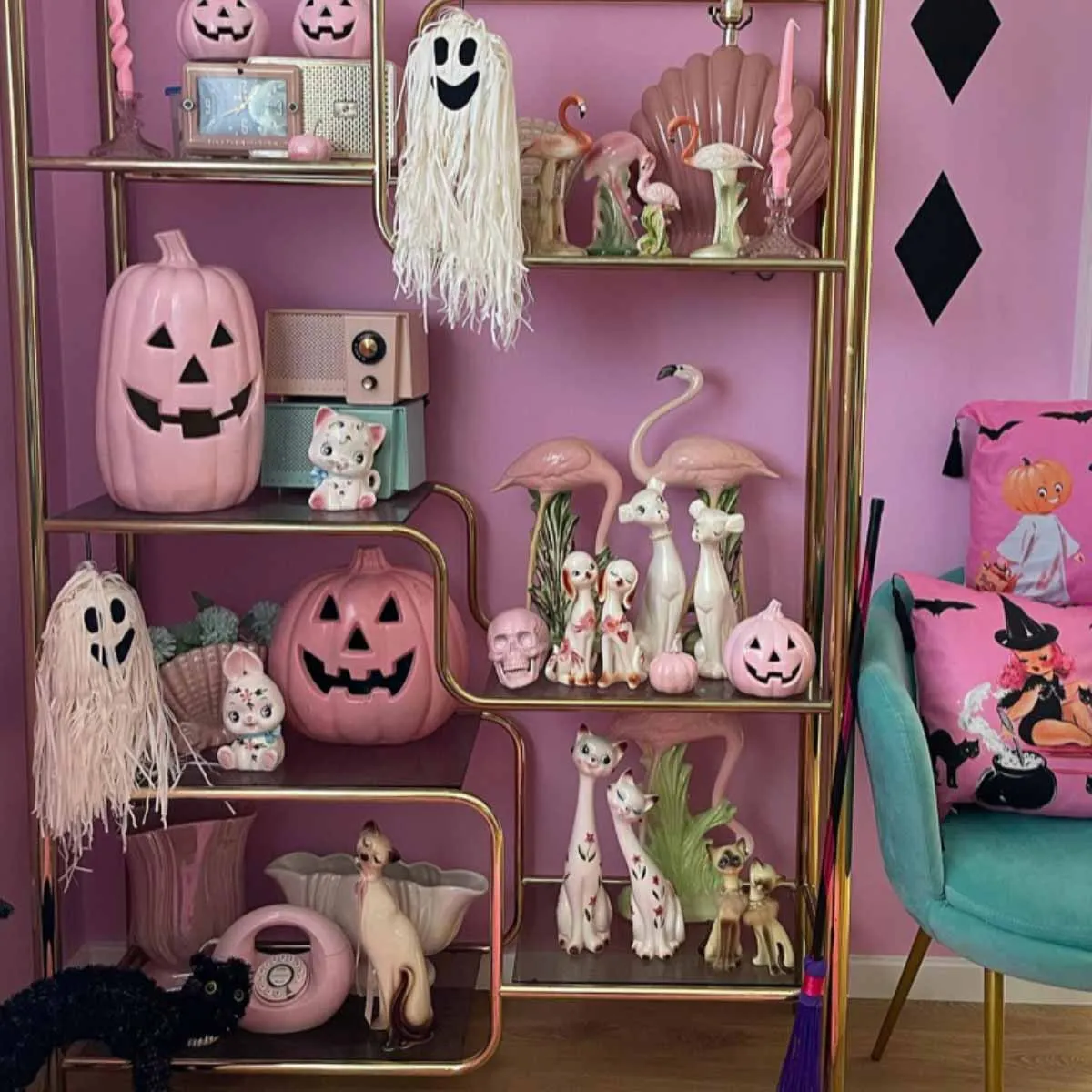 14499 pink halloween countertop decor