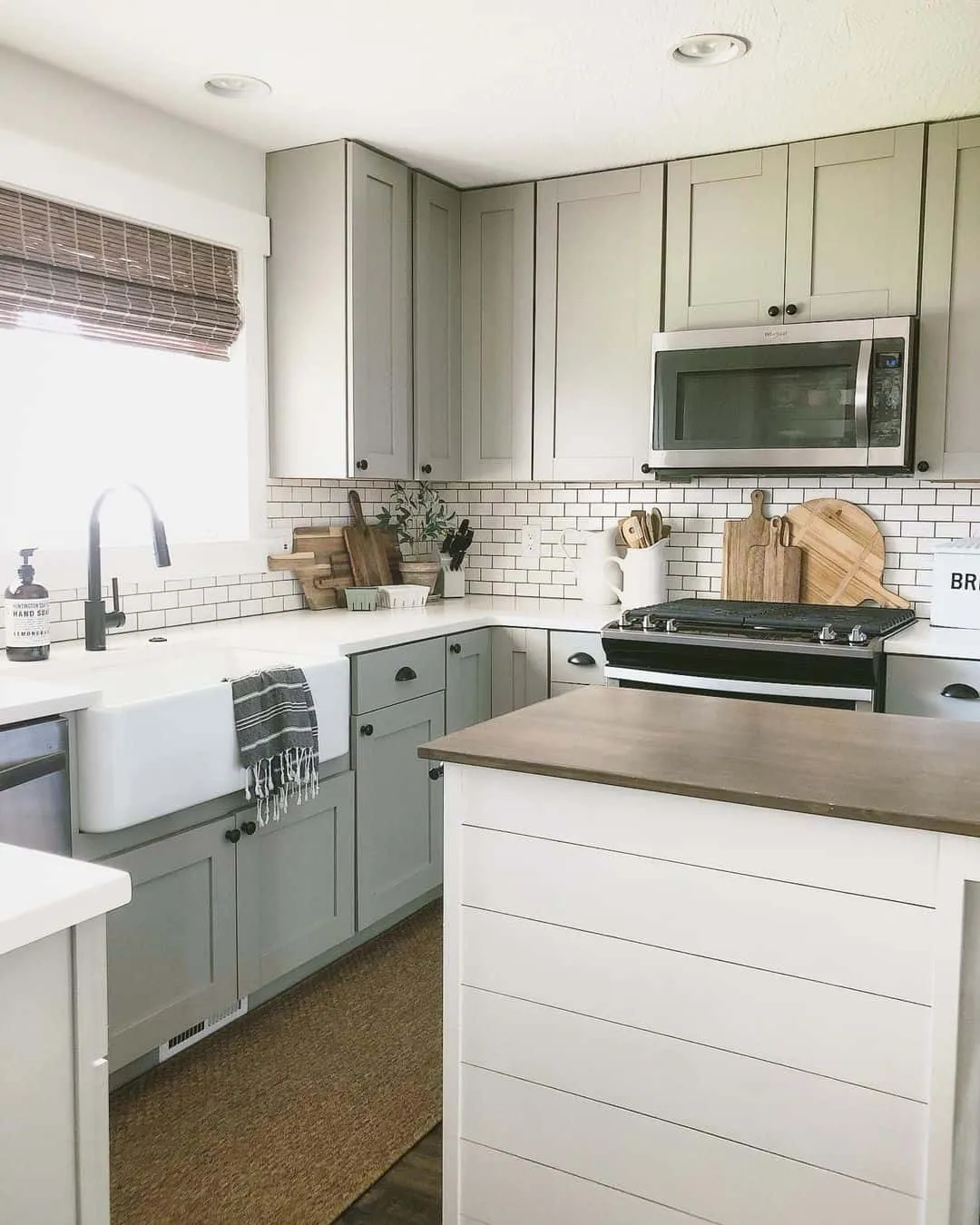 14570 gray kitchen walls